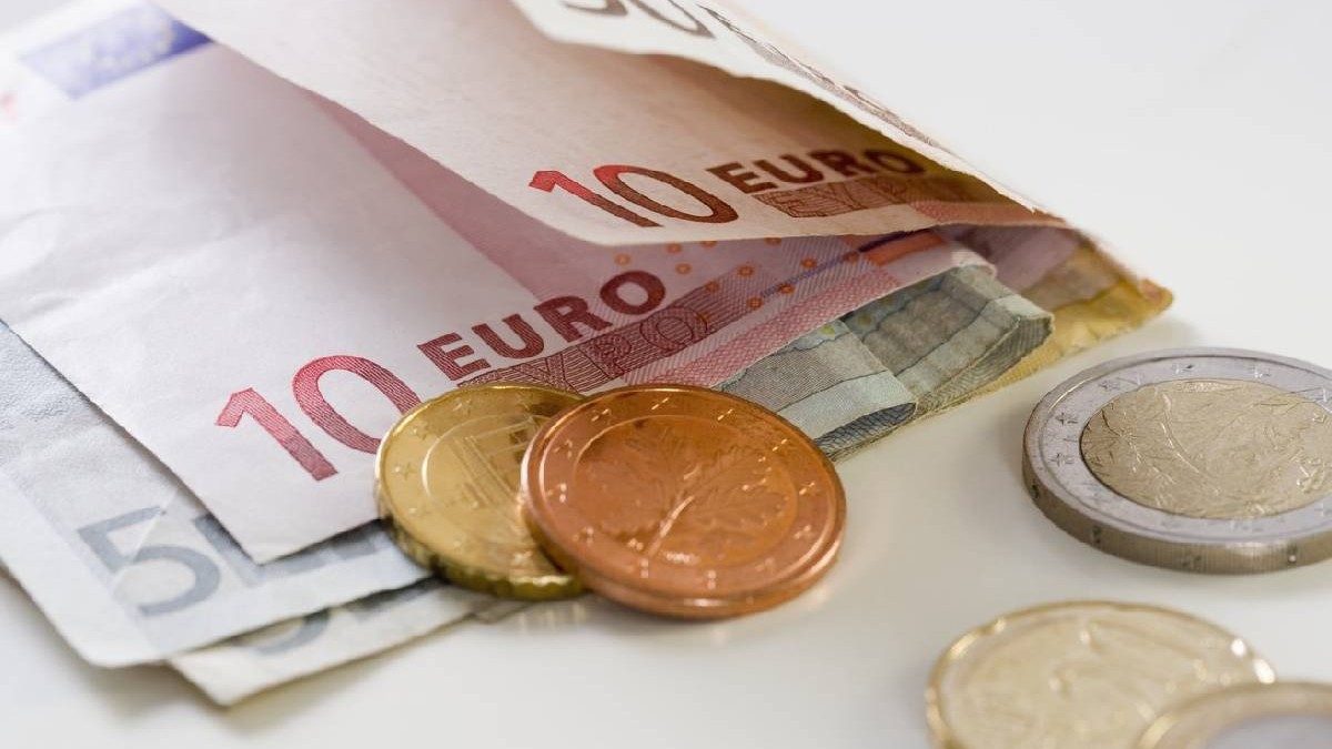 BNR a anunțat când poate trece România la euro: „Este nevoie de sacrificii”
