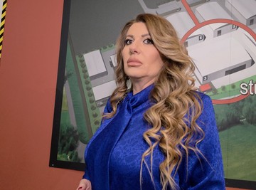 "NEKA SVAKO POGLEDA U SVOJE DVORIŠTE" Viki Miljković stala u odbranu Darka Lazića kog su napali što peva posle smrti brata: "Bolje što je izašao iz kuće"