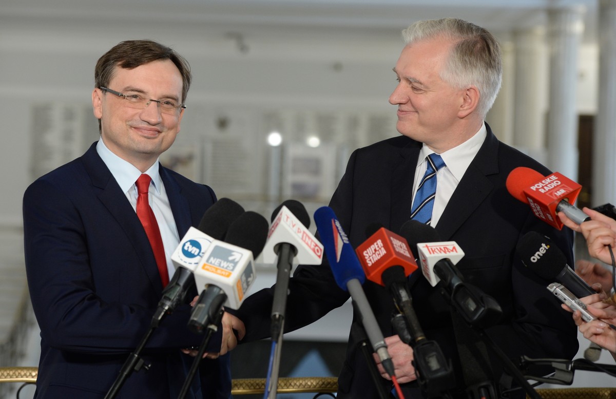 Zbigniew Ziobro i Jarosław Gowin w Sejmie na wspólnej konferencji. Fot. PAP/Jacek Turczyk