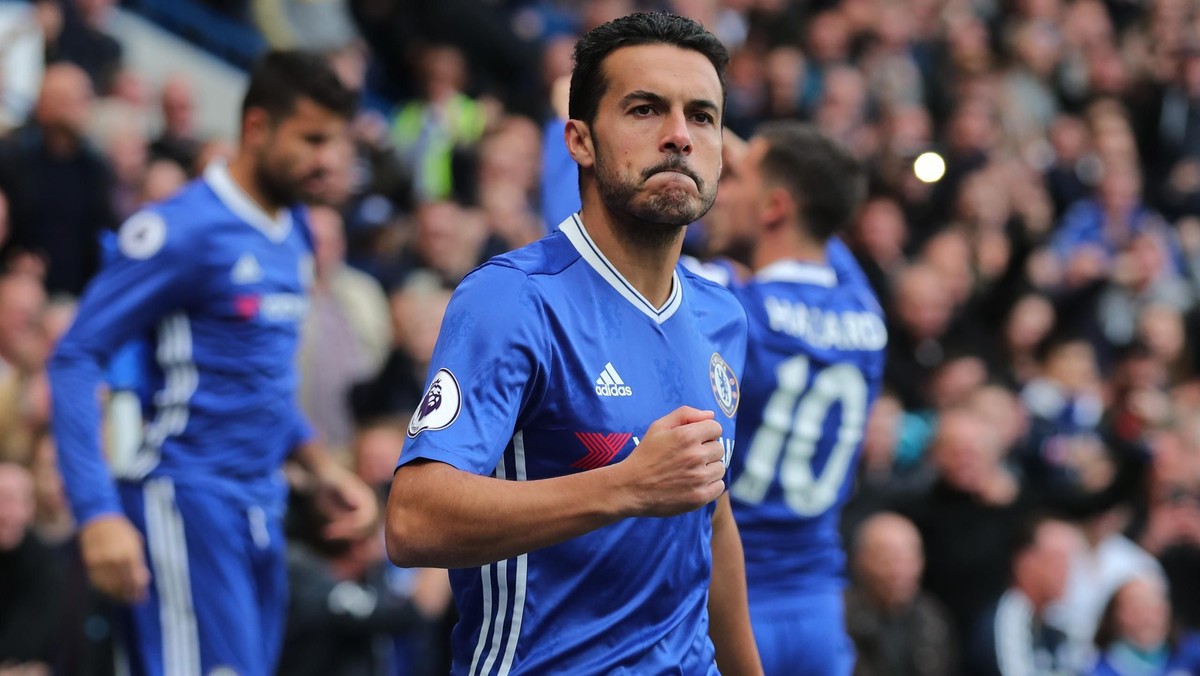 Pedro przez dekadę był związany z Barceloną, ale w 2015 roku zdecydował się na transfer do Chelsea. W Premier League systematycznie budował swoją pozycję i dziś jest jednym z filarów lidera Premier League. - Jestem szczęśliwy z możliwości noszenia koszulki "The Blues" - powiedział 29-letni skrzydłowy.