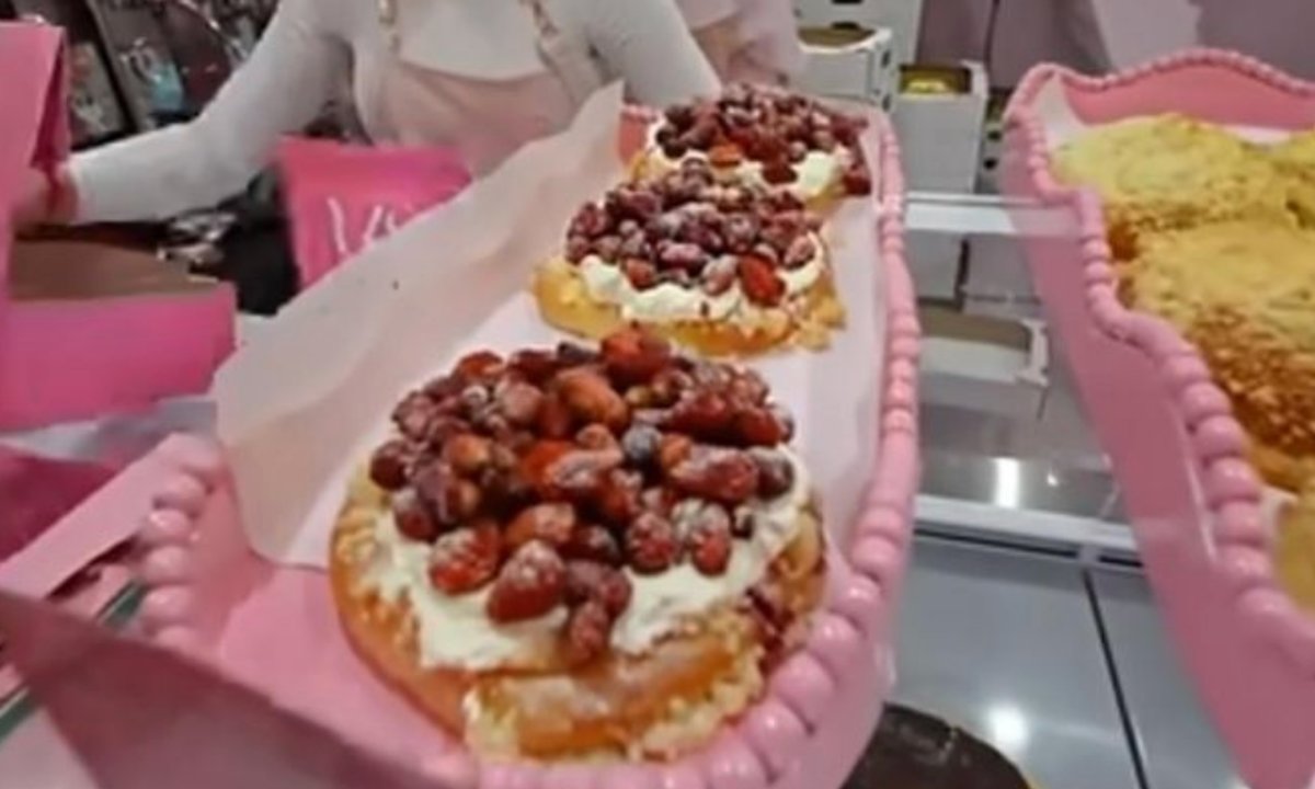 W Toruniu sprzedają najdroższą drożdżówkę w Polsce. Jej cena zwala z nóg