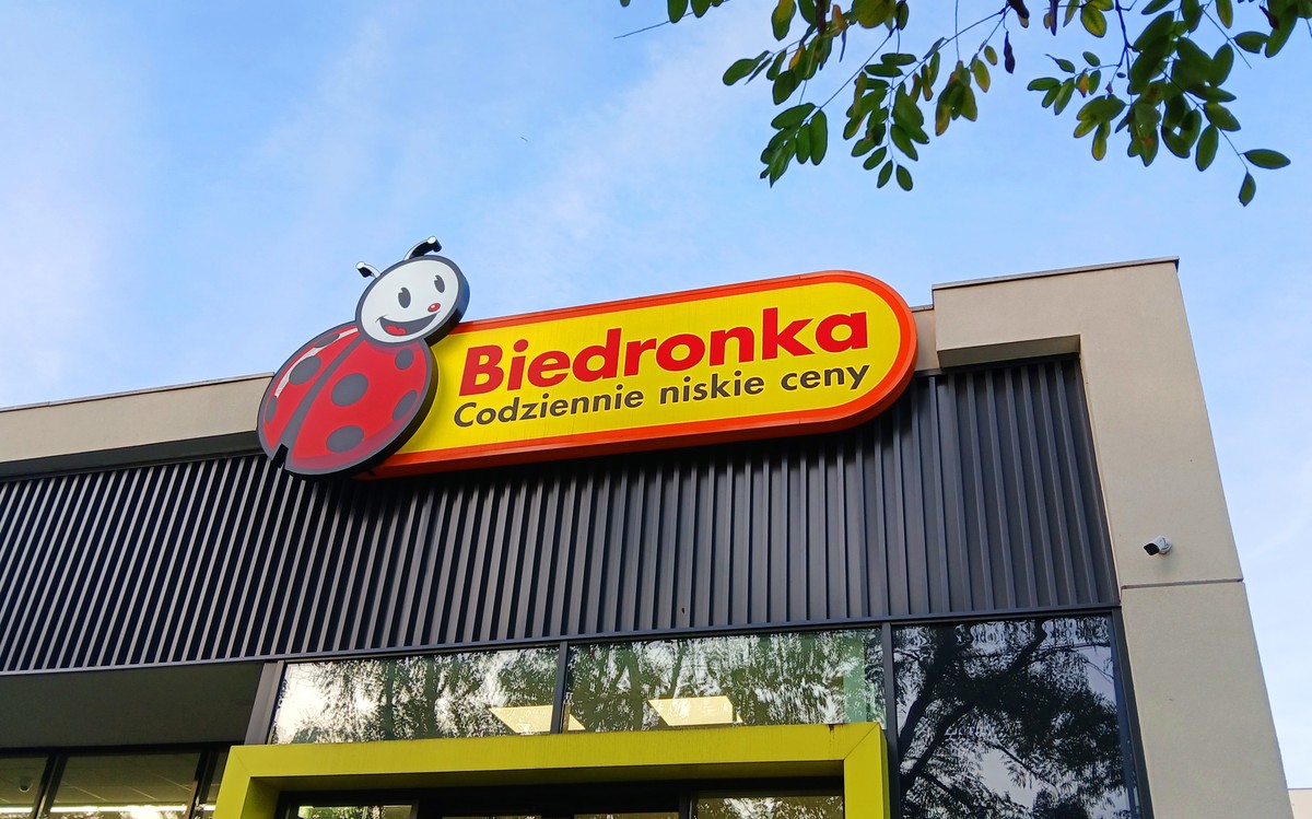 Poznan,,Poland,-,19,October,2024:,Biedronka,-,One,Of