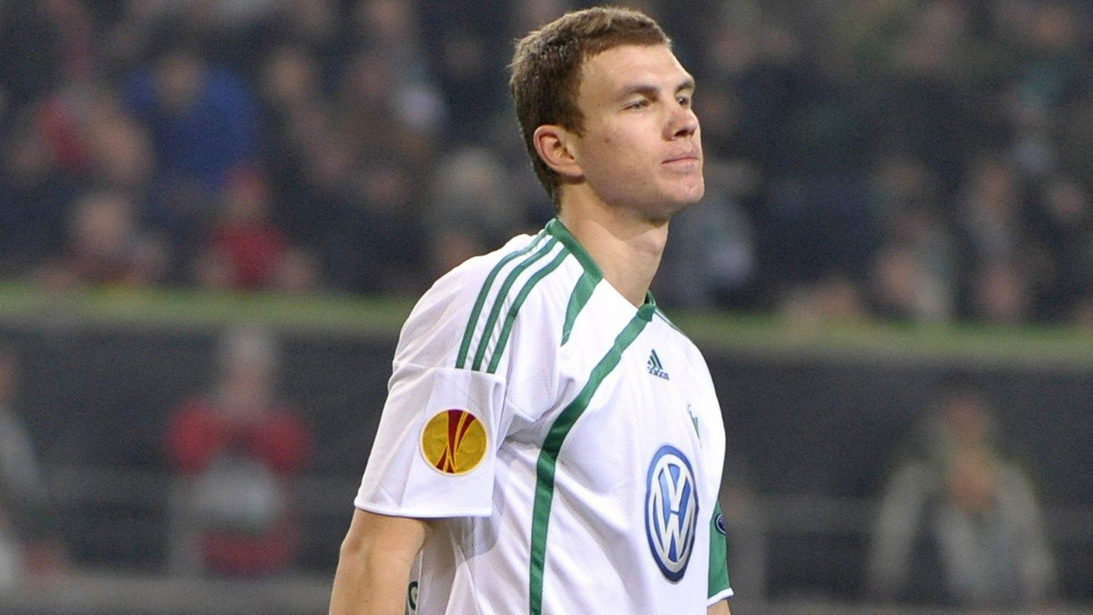 Czołowe europejskie kluby, z Milanem i Chelsea Londyn na czele, rozpoczęły walkę o napastnika VfL Wolfsburg, Edina Dżeko.