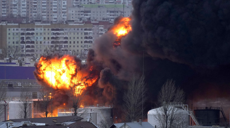 Lvivben ég az olajtároló üzem/Fotó: GettyImages