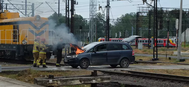 Samochód na torach miał tylko dymić. Nie wszystko poszło zgodnie z planem