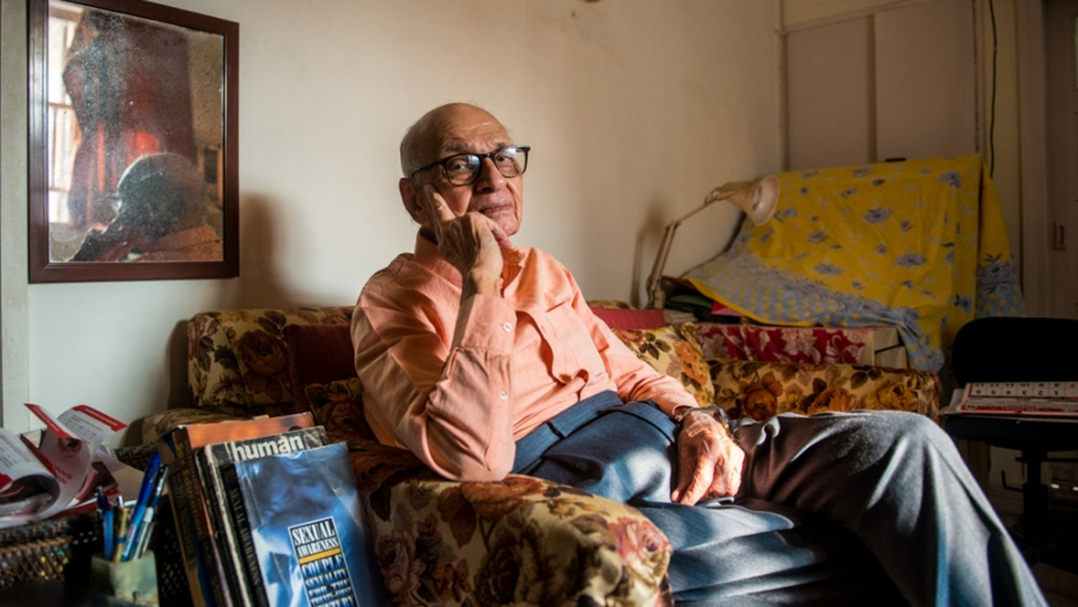Opowieść o 93-letnim pionierze edukacji seksualnej w Indiach, od dekad obalającym mity na temat ludzkiej seksualności i historia hiszpańskiego cukiernika, który podejmuje się zadania niemożliwego – stworzenia parku rozrywki zbudowanego wyłącznie ze słodyczy. Drugi dzień 33. Warszawskiego Festiwalu Filmowego upłynął pod znakiem dokumentów o niezwykłych ludziach inspirujących innych do sięgania po więcej i spełniania własnych marzeń.