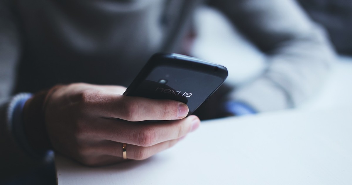 Iskolai mobilhasználat: erre készülhetnek egyes tankerületi központok