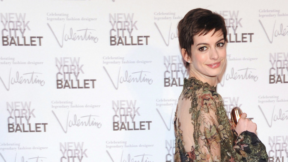 Anne Hathaway zagra główną rolę w komedii romantycznej "The Low Self-Esteem of Lizzie Gillespie".