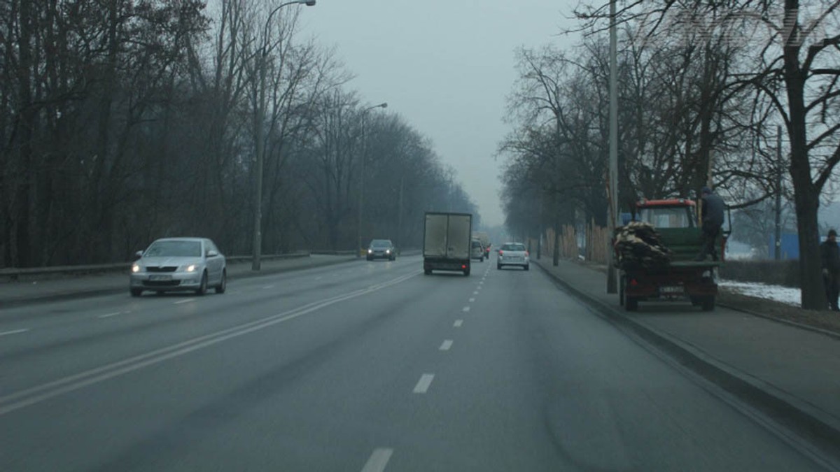 Wyprzedzanie Z Prawej Strony Na Drodze Ekspresowej