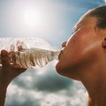 Co się stanie, gdy wypijesz za dużo wody? Możesz umrzeć w mniej niż 10 godzin