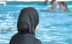 Europejski Trybunał Praw Człowieka: Muzułmanki muszą brać udział w lekcjach pływania z chłopcami