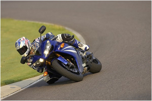 Yamaha YZF-R1 2007: bez kompromisu