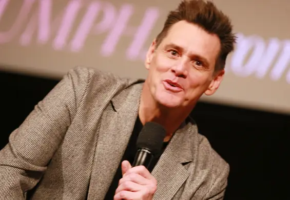 Po mniej niż roku wielkiej miłości, Jim Carrey znowu jest singlem