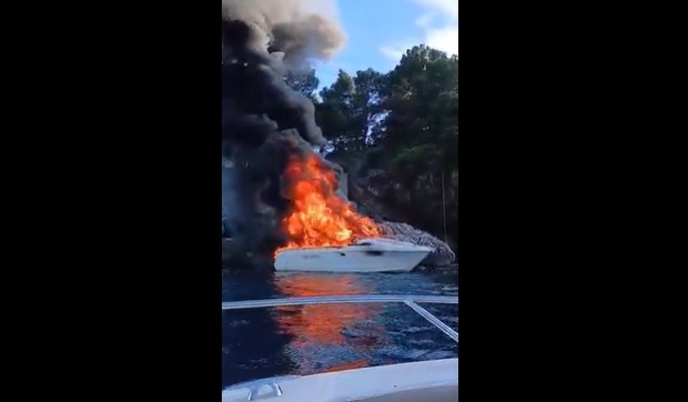 Potonula jahta kod Dubrovnika