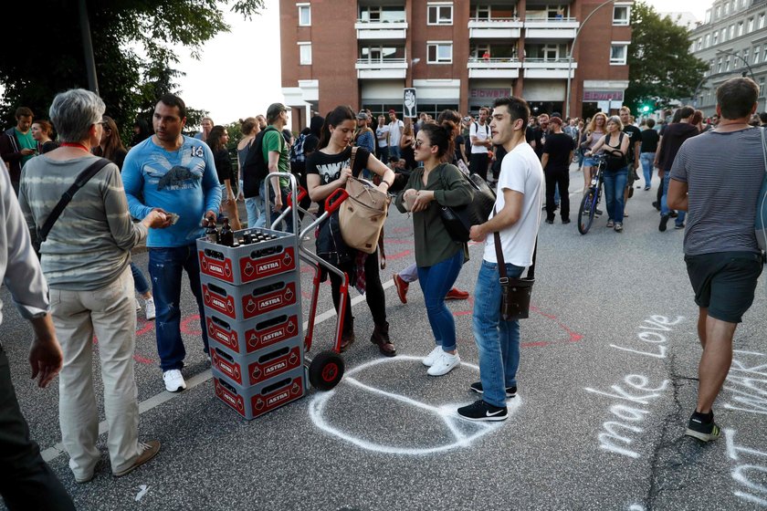 "Witamy w piekle". Starcia policji z demonstrantami przed szczytem G20 w Hamburgu