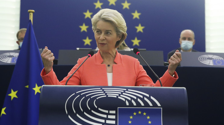 Ursula von der Leyen, az Európai Bizottság elnöke elmondja évértékelő beszédét Strasbourgban / Fotó: MTI/EPA/Reuters pool/Yves Herman