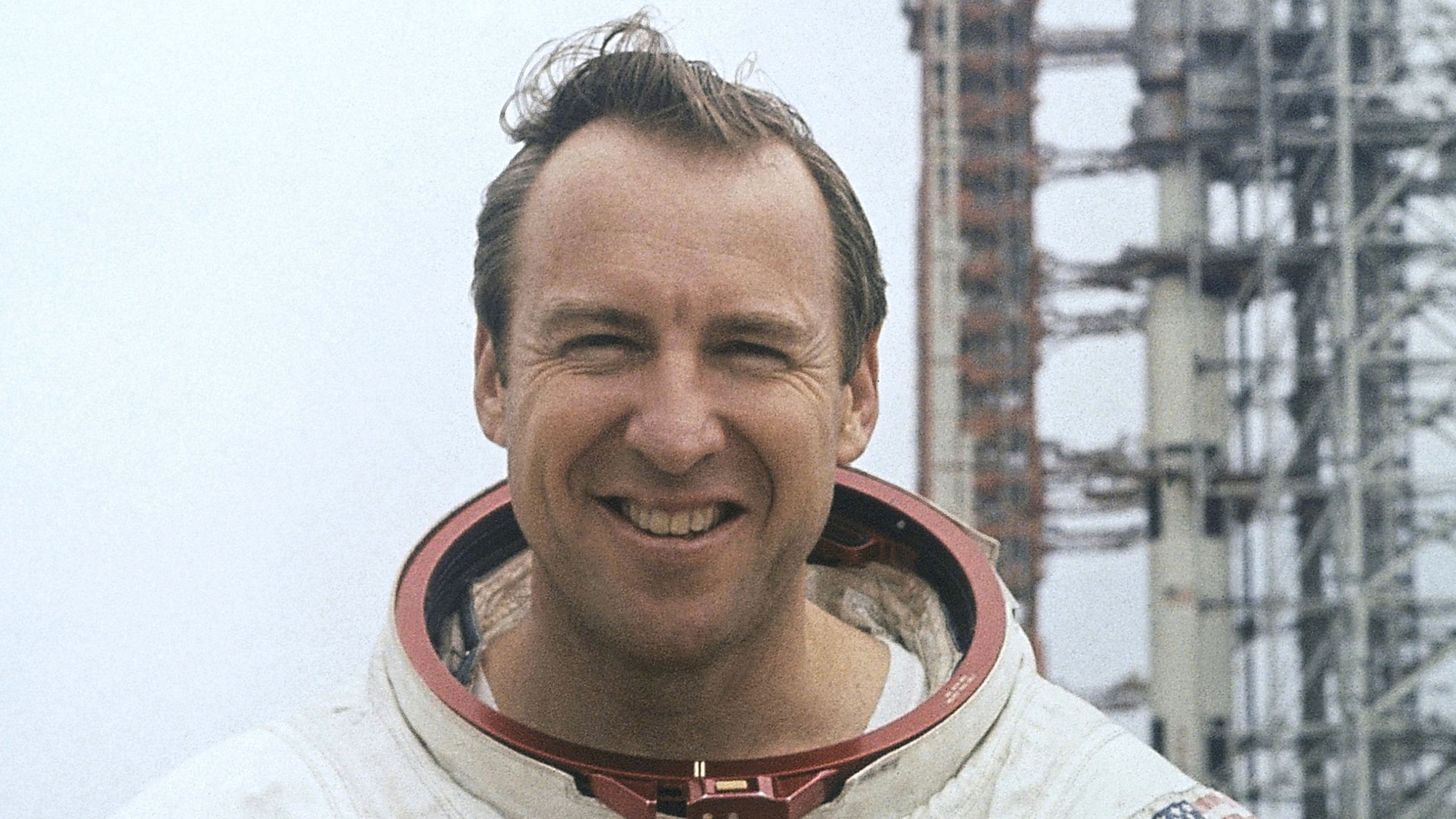 Zomrel veliteľ misie Apollo 13 James Lovell.