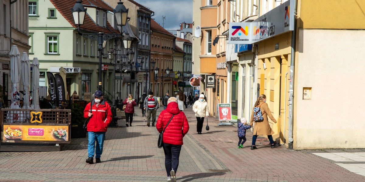 Jak ustaliły media, elementem społeczno-gospodarczego programu, który PiS nazywa Polskim Nowym Ładem, będą kwota wolna od podatku w wysokości 30 tys. zł i emerytura bez podatku do 2,5 tys. zł.