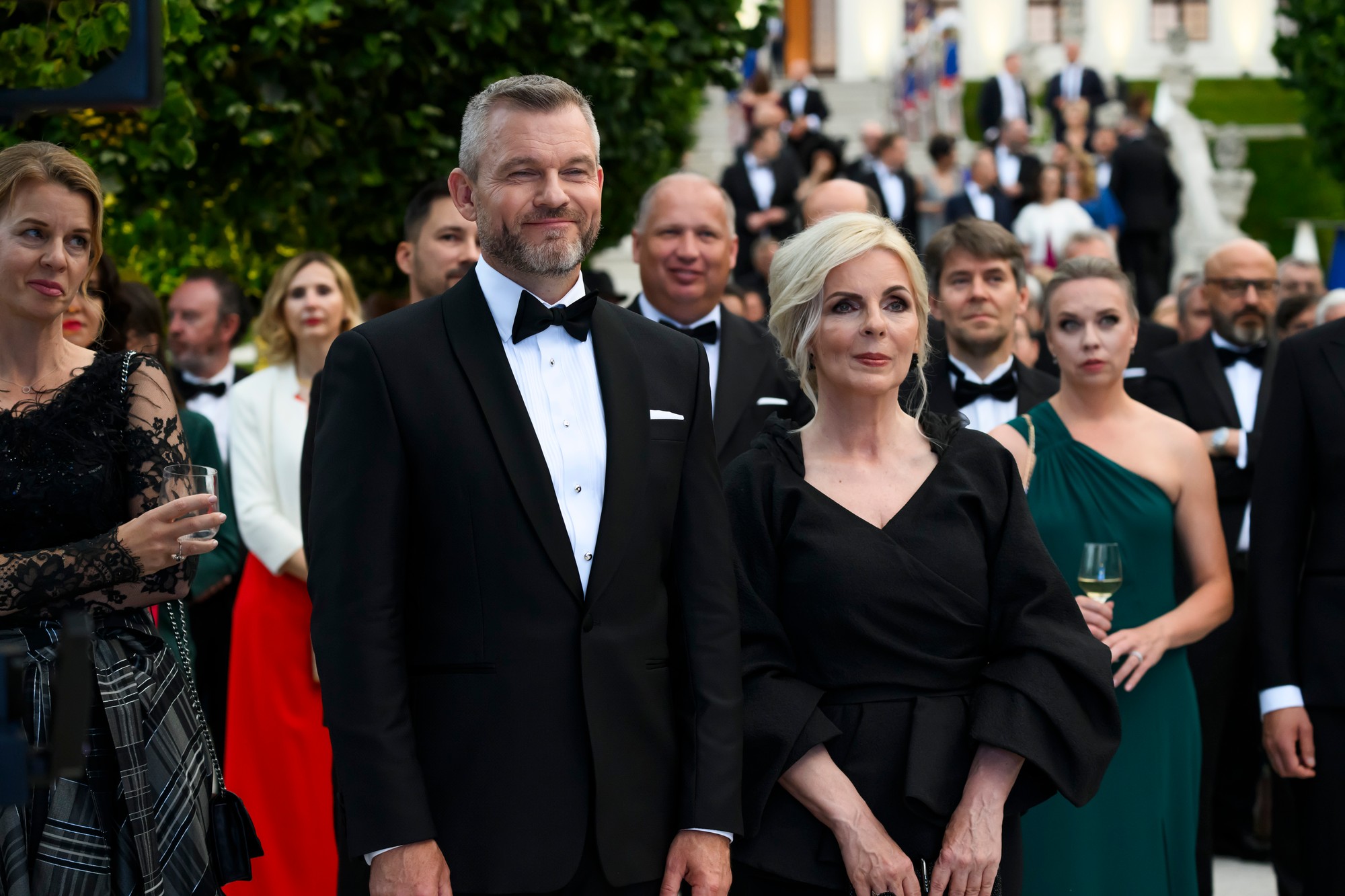 Prezident SR Peter Pellegrini so sestrou počas slávnostnej recepcie na Bratislavskom hrade.