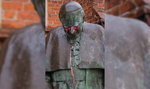 Szok w Starogardzie Gdańskim! Zdewastowali pomnik papieża