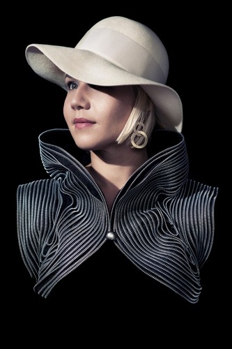 Mademoiselle Karen – chanson ze zgrzytem