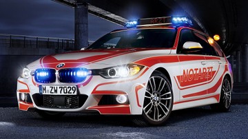 A BMW X6 Mentőjármű elegáns megjelenésével és bivalyerős motorjával tűnik ki. 407 lóerős, 4,4 literes, duplaturbós V8-as motor hajtja, és alapvetően elsősegélynyújtó járműnek szánták, amely egy orvost szállít a helyszínre, mielőtt a mentőautó megérkezik. A jármű tartalmazza az összes olyan orvosi felszerelést, amely általában egy mentőautóban megtalálható. Ugyanakkor magas üzemanyag-fogyasztása és környezeti terhelése miatt nem éppen fenntartható megoldás.