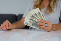 1000 zł zamiast 500. Podwyżka świadczenia pierwszy raz od 16 lat. Dla kogo?