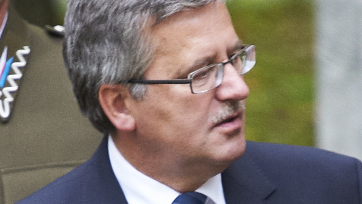 Prezydent Bronisław Komorowski z okazji nowego roku szkolnego życzy, by stał się on przepustką do lepszej przyszłości dla wszystkich polskich uczniów i ich rodzin. Nauczycielom prezydent życzy jak najlepszych warunków pracy.