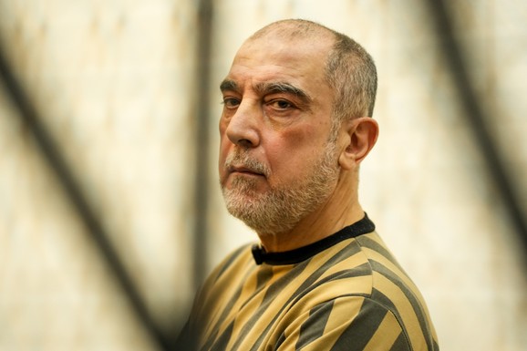ARHITEKTA ASADOVOG PAKLA OSUĐEN NA SMRT! Ko je rođak svrgnutog sirijskog lidera čiji je sraman potez bio varnica za početak KRVAVOG GRAĐANSKOG RATA