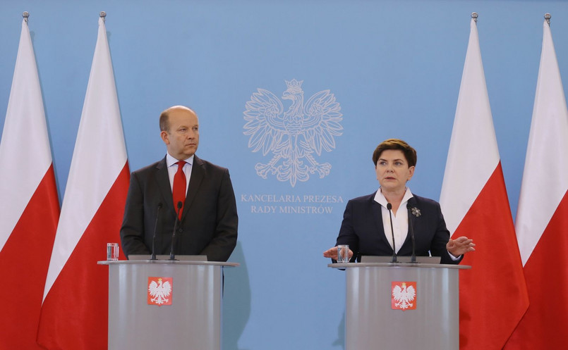 Minister zdrowia Konstanty Radziwiłł i premier Beata Szydło