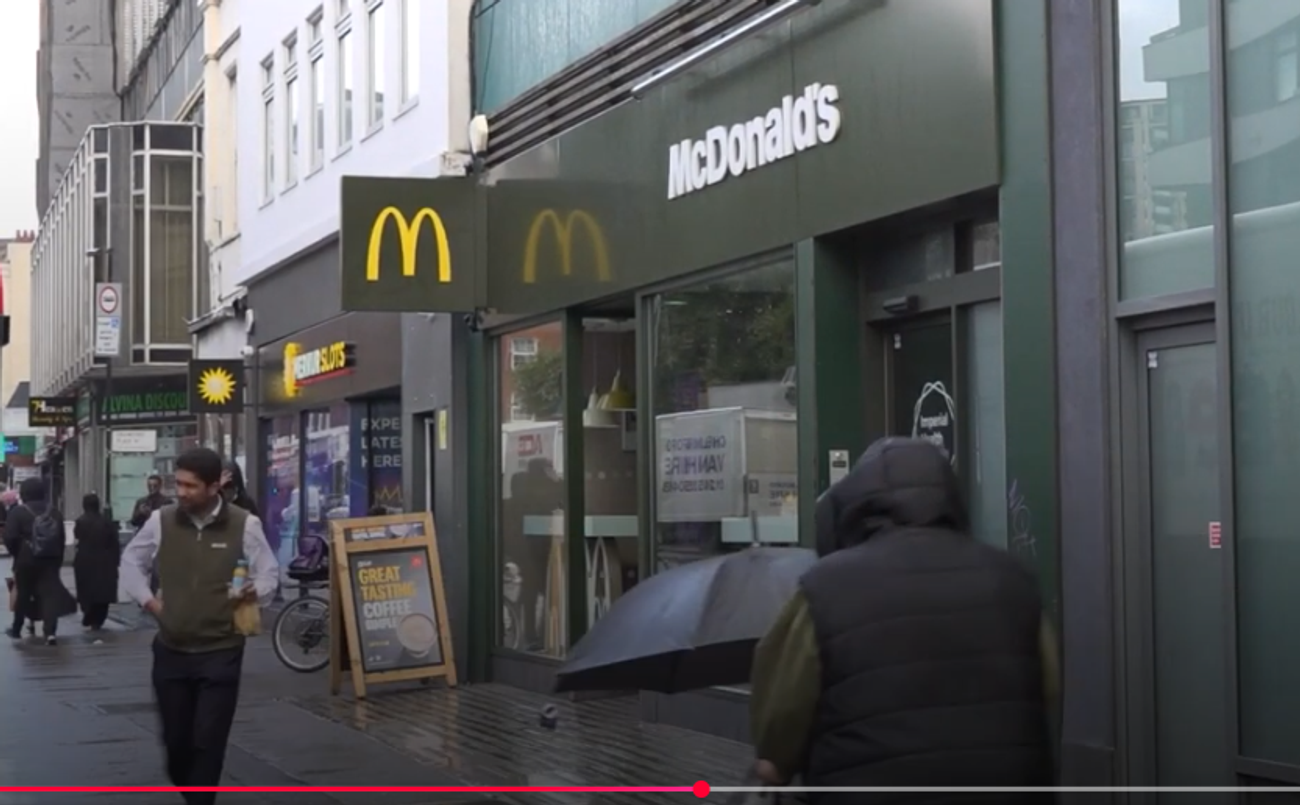 Tužba protiv MekDonaldsa zbog diskriminacije i uznemiravanja mlađih radnika