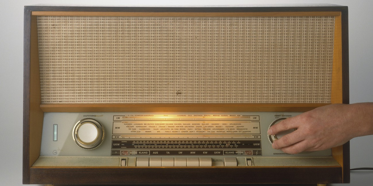 Stary odbiornik radiowy
