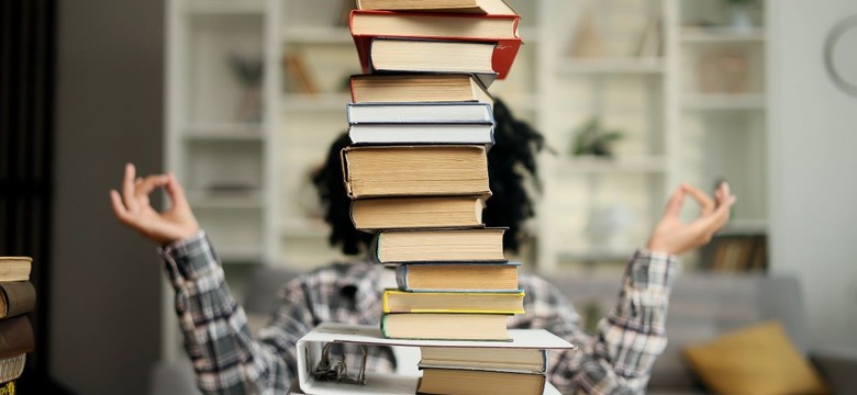 Jak zachęcić dziecko do czytania lektur szkolnych – skuteczne sposoby dla rodziców