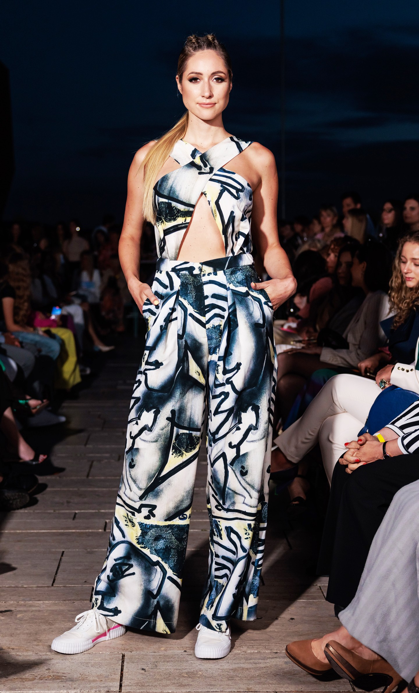 A La Dolce Vita divatbemutató modellje