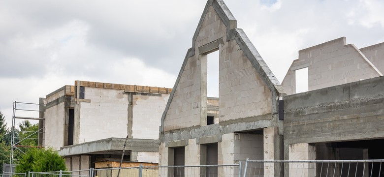 Na podstawie pozwoleń powstanie 155,8 tys. domów. A ile w ramach programu "Dom bez formalności"?