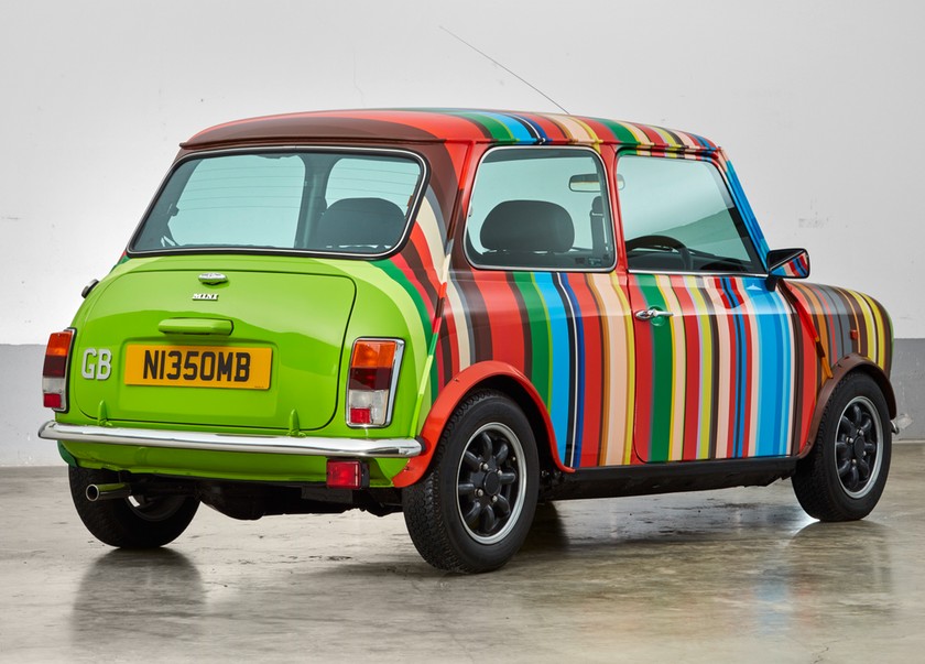 Zum 40. Geburtstag von MINI kreierte Paul Smith 1999 diesen gestreiften MINI Cooper.