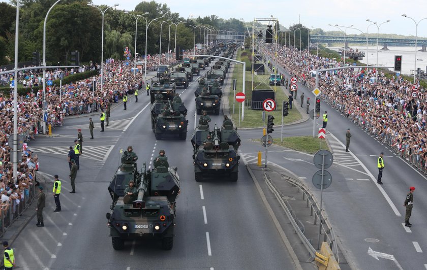 Podziwiaj nasza armię na defiladzie