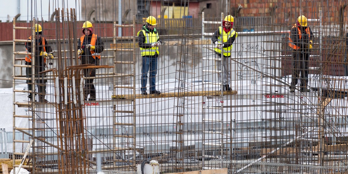 Na budowach w Polsce w ubiegłym roku pracowało ponad 370 tys. fachowców z Ukrainy.