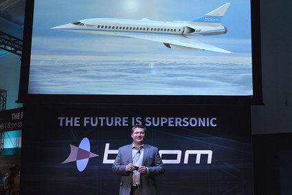CEO startupu budującego naddźwiękowy samolot udziela dwóch rad rozpoczynającym swój biznes