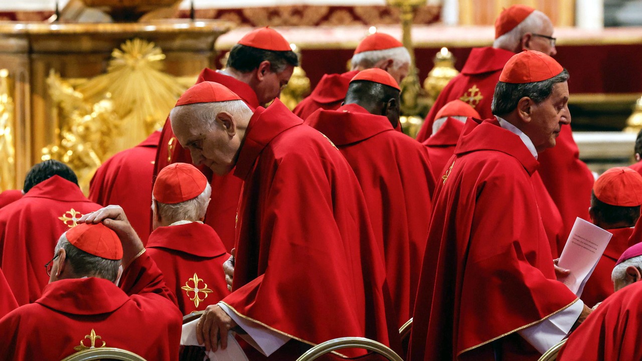 Zaskakująca prośba kardynała przed konklawe. Media o "kampanii wyborczej" w Watykanie