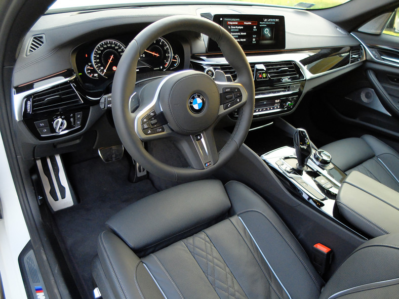 BMW M550i xDrive