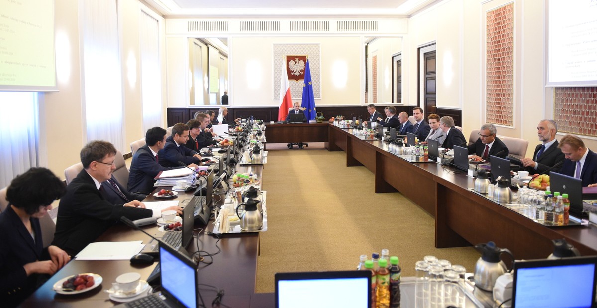 Ostatnie posiedzenie rządu przed złożeniem dymisji przez premiera Donalda Tuska