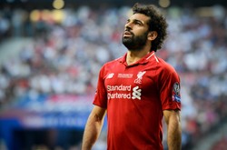 Mohamed Salah zakaził się na weselu brata? Maseczkę miał pod brodą