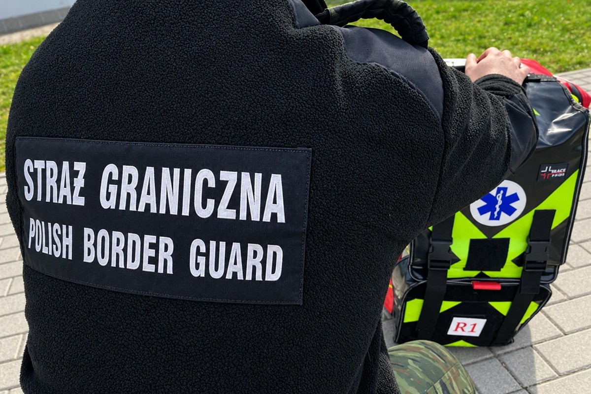 Patrol pograniczników zauważył zapłakanego chłopca. Dziecko trzymało się za rękę i krwawiło