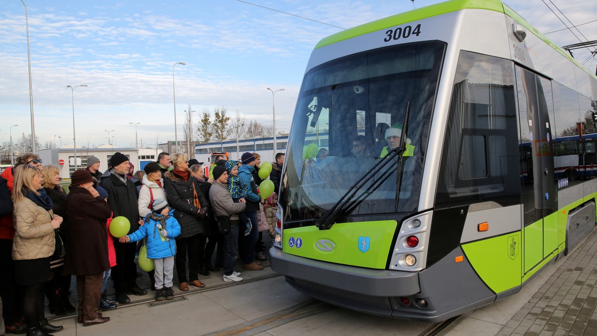 OLSZTYN PIERWSZE TRAMWAJE PO 50 LATACH (tramwaj)