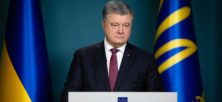 Порошенко: в Україні припиняється воєнний стан