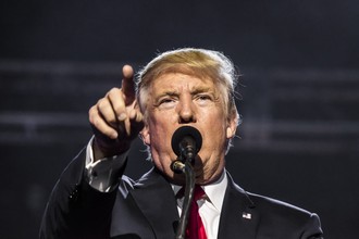 Trump ostrzega przed "śmiercią i destrukcją", jeśli otrzyma ...