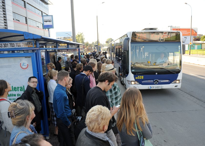 Tłok na przystanku