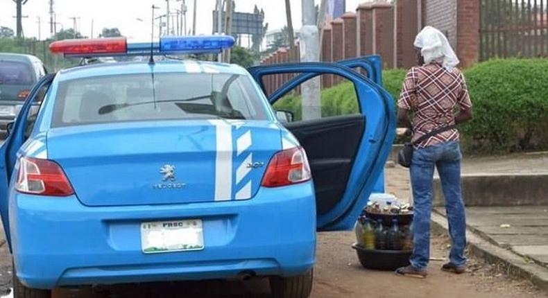 The FRSC officers and the Paraga seller