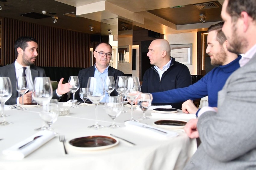 Ministar Momirović sa Žanom Sebastian Filip, generalnim direktorom Chateau LAfite Rothschild